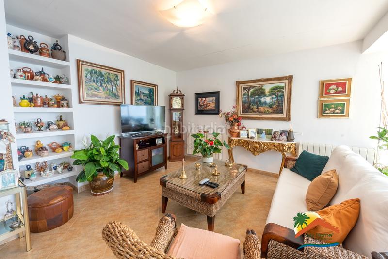 Foto 85550753-c01e-4c2c-811e-68db4207e2c7. Casa adossada amb xemeneia aparcament a Canyelles Lloret de Mar