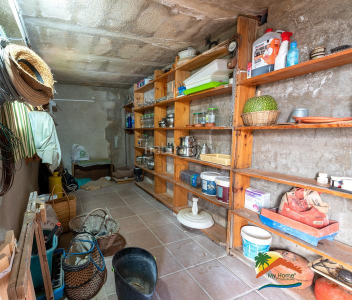 Foto dd0e67c6-cd01-4f87-a481-e7924e112962. Casa adossada amb xemeneia aparcament a Canyelles Lloret de Mar