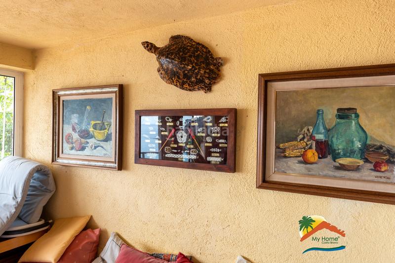 Foto fb50ea1f-e38f-4614-8b2d-ae8eb07a3e9b. Casa adossada amb xemeneia aparcament a Canyelles Lloret de Mar