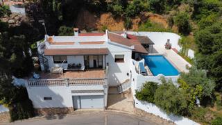 Xalet a Canyelles. R02383 casa con piscina y vistas a la montaña en en cala canyell