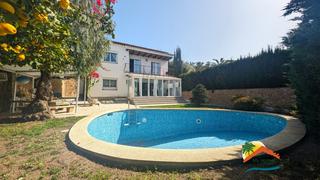 Xalet a Canyelles. R02360 casa con piscina, vistas al mar y placas solares en cala