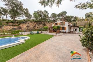Casa a Lloret Residencial - Montlloret. R02354 exclusiva casa con piscina, mucha privacidad y vistas a l