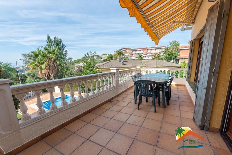 Foto 67c7b597-a2d5-46d3-a34c-a7d5ef319e3a. Chalet with parking pool in Roca Grossa Lloret de Mar