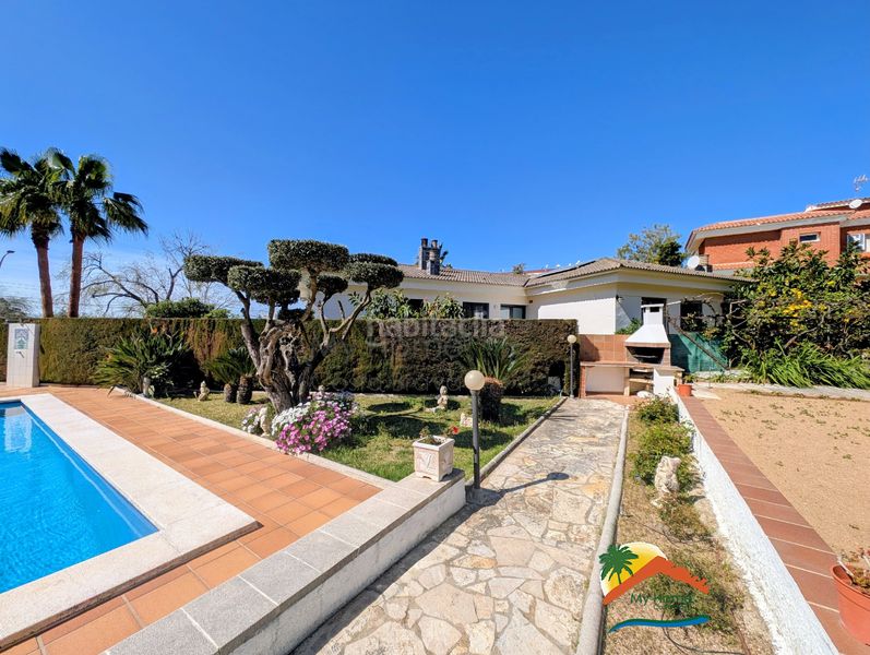 Foto c3e11883-26e3-4636-9121-72dff6703ea9. Xalet amb xemeneia calefacció aparcament piscina a Lloret de Mar
