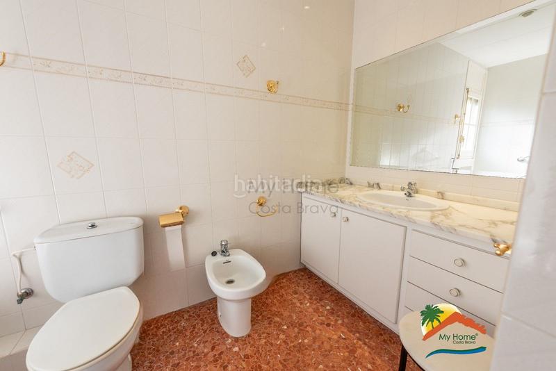 Foto cbdf4b60-430e-4fa3-aa50-b725a91ee537. Chalet with parking pool in Roca Grossa Lloret de Mar