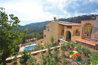 Xalet a Canyelles. R02240 casa con piscina, apartamento independiente y vistas al m