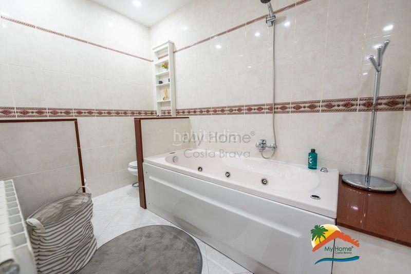 Foto 5be4aa08-3d66-45b6-840f-c4622ce043c5. Chalet avec parking piscine dans Canyelles Lloret de Mar