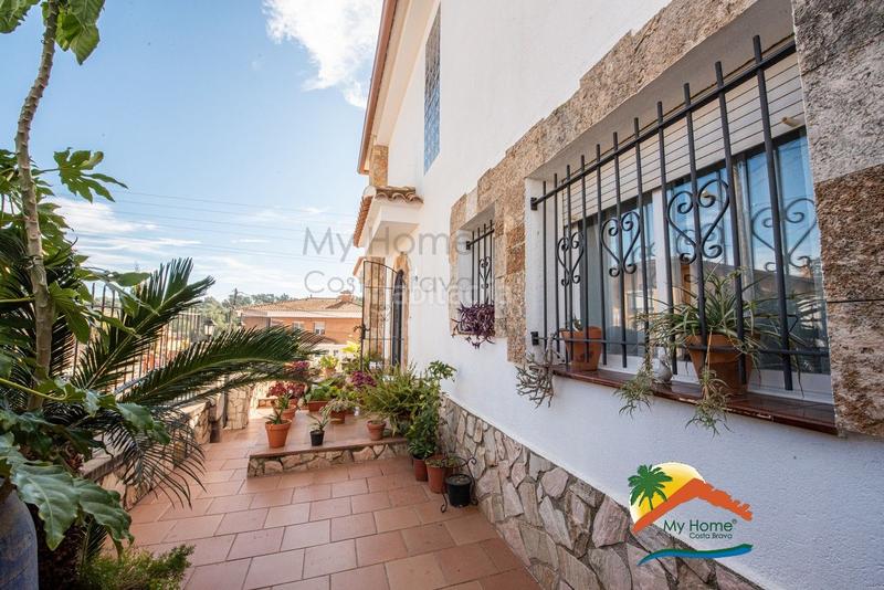 Foto 38af2c55-a634-4e0e-acbe-c0846ba92a1a. Haus mit parking pool in Santa Clotilde Lloret de Mar