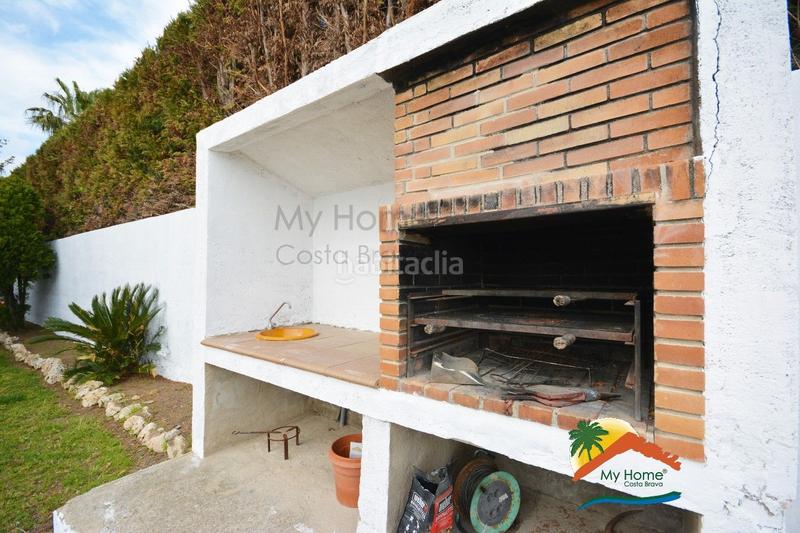 Foto 1bcf3c8c-da50-4bb9-8d1e-21781fb63db3. Xalet amb xemeneia aparcament piscina a Montgoda Lloret de Mar