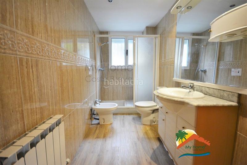 Foto 6eee8479-50ec-44b8-893d-285ec8770070. Xalet amb xemeneia aparcament piscina a Montgoda Lloret de Mar