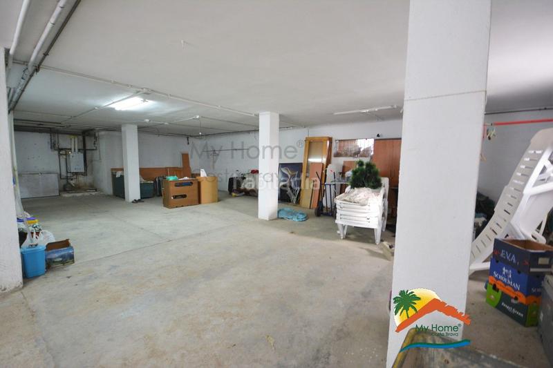 Foto 9907fb70-6d3c-4ebd-a2e9-fbea1361b82a. Xalet amb xemeneia aparcament piscina a Montgoda Lloret de Mar