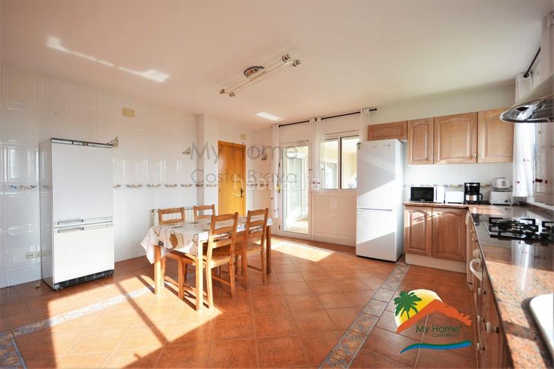 Foto e973e93a-9049-4abf-a8e8-e7f703d463c9. Xalet amb xemeneia aparcament piscina a Montgoda Lloret de Mar