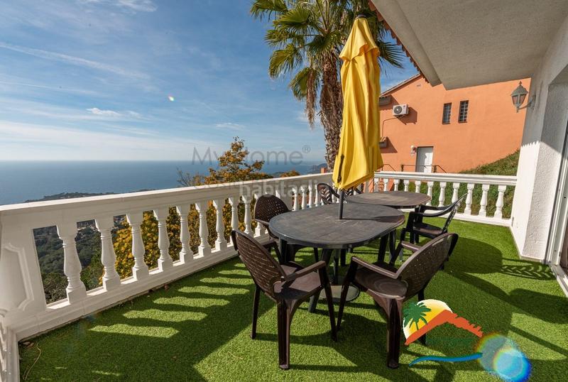 Foto 6a1b2cf6-8994-49eb-9eb9-11a05f167a3c. Chalet r02205 casa con licencia turística, paneles solares, piscina y vistas al mar en Lloret de Mar