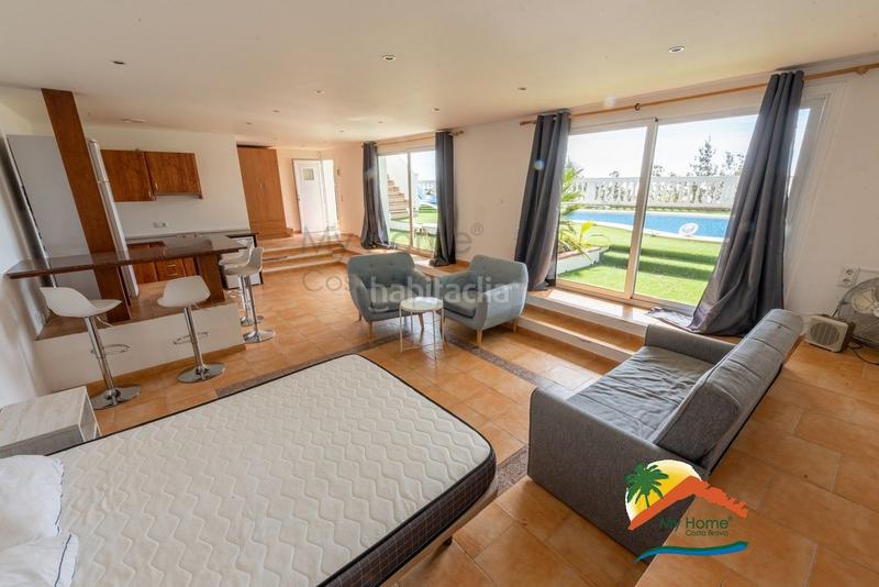 Foto 6d73d7f3-281c-428a-a2cd-ea4085c94724. Chalet r02205 casa con licencia turística, paneles solares, piscina y vistas al mar en Lloret de Mar
