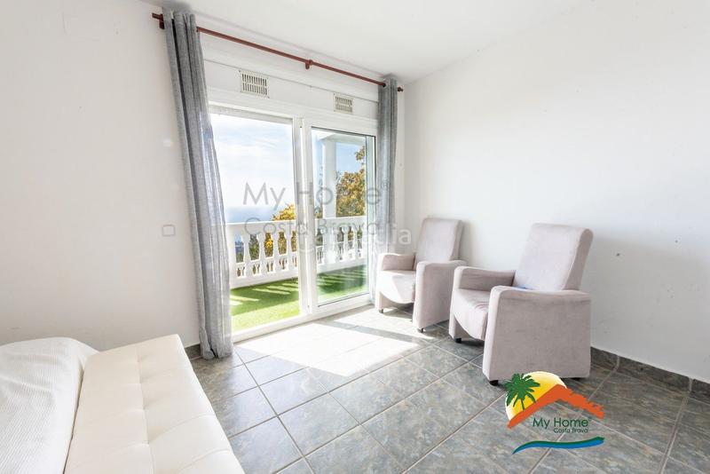 Foto e0a1a694-09b5-4023-9f42-6124e445bebb. Chalet r02205 casa con licencia turística, paneles solares, piscina y vistas al mar en Lloret de Mar