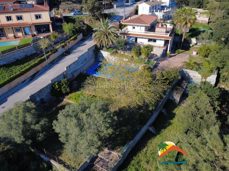 Foto 90fd9ff3-fd4f-4052-a1a9-35da6afb5d81. Casa amb xemeneia calefacció aparcament piscina a Lloret de Mar