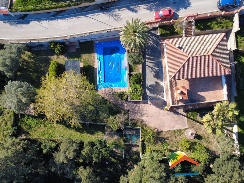 Foto ebc9ff24-d12e-4743-8730-bd1168c891b3. Casa amb xemeneia calefacció aparcament piscina a Lloret de Mar