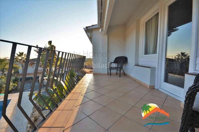 Foto 28f618ba-1a37-416a-b877-8303ea48e912. Casa amb aparcament piscina a residencial Blanes - vistamar Blanes