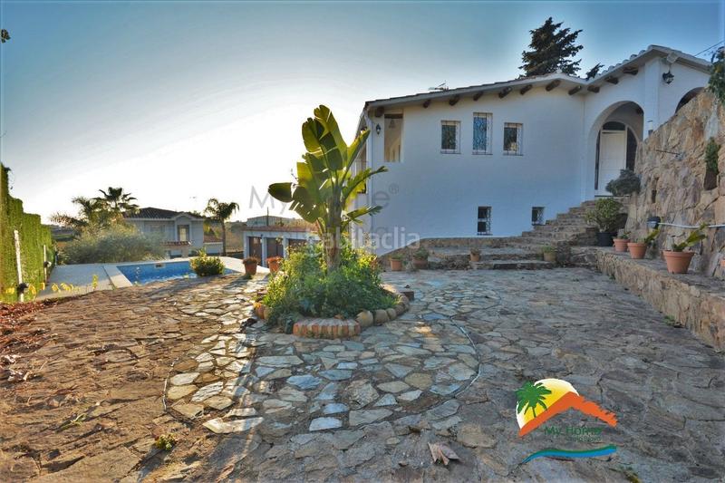 Foto 893c7070-606e-42c9-8f6c-a961c1a42f0d. Casa amb aparcament piscina a residencial Blanes - vistamar Blanes