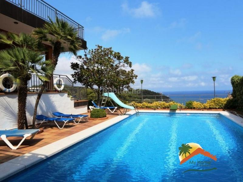 Foto 591ce303-77fb-4997-9507-f1f128e19a5f. Casa  con vistas al mar, piscina y garaje. santa cristina en Blanes
