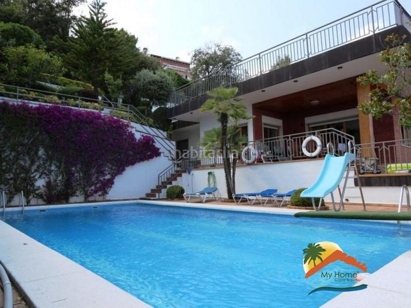 Foto ef8dc74d-e9d2-4060-a80d-554cf3f00d93. Casa  con vistas al mar, piscina y garaje. santa cristina en Blanes
