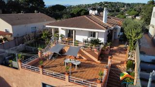 Casa  Avinguda de la senyera. R02455 casa de una sola planta con vistas a la montaña en lloret