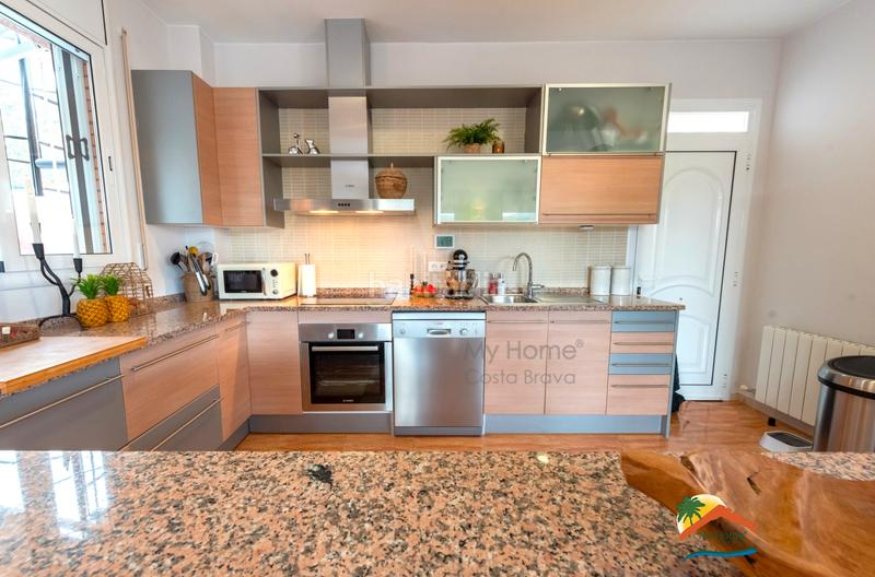 Foto 06044f08-b08f-49fa-9ccd-195416e76868. Chalet with fireplace heating parking pool in Lloret Verd - Els Pinars Lloret de Mar