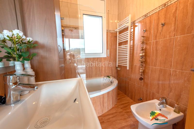 Foto 4672f4ac-d0ab-4990-aa6b-2a70db57b054. Chalet with fireplace heating parking pool in Lloret Verd - Els Pinars Lloret de Mar