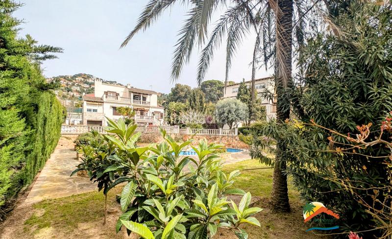 Foto 0c9e9910-0365-402e-bb08-da6ff9541eeb. Casa amb xemeneia calefacció aparcament piscina a Lloret de Mar