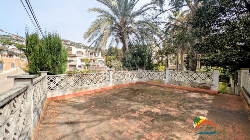 Foto 42af6630-2291-4530-a186-3dd60c969b9e. Casa amb xemeneia calefacció aparcament piscina a Lloret de Mar