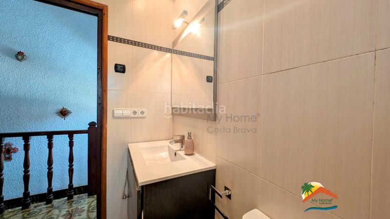 Foto bd1304ff-d0f2-46b2-9f7f-5b174f5f355b. Casa amb xemeneia calefacció aparcament piscina a Lloret de Mar