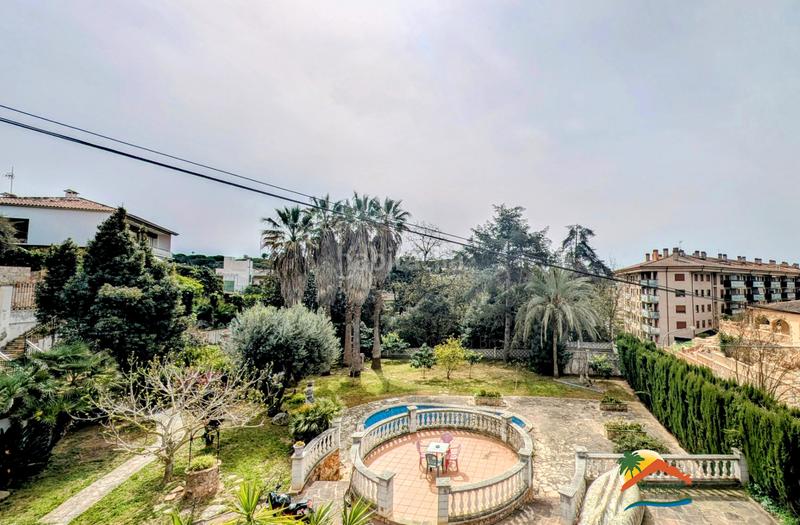 Foto e51d6450-0d2d-42bd-a079-02d8737cd2ce. Casa amb xemeneia calefacció aparcament piscina a Lloret de Mar