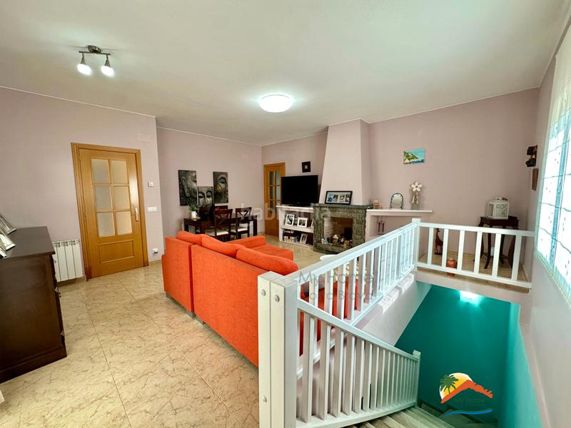 Foto 4d09670b-6391-4c8d-8dff-23d8e1a3b7df. Casa amb xemeneia calefacció aparcament a Aiguaviva Parc Vidreres