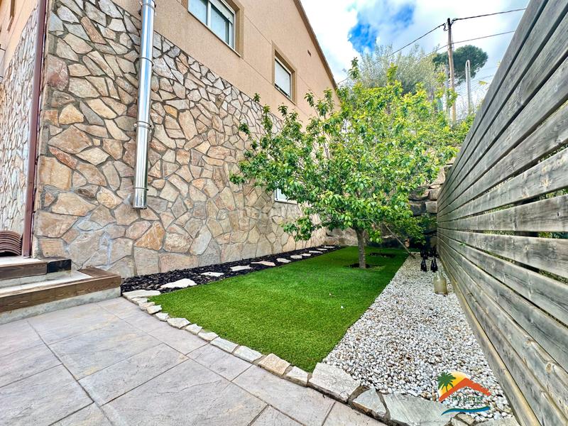 Foto a3a965a2-7532-494f-b716-bf285aa1f059. Casa amb xemeneia calefacció aparcament a Aiguaviva Parc Vidreres