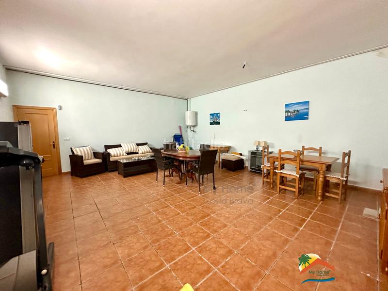 Foto ccbaf495-1758-4efb-937f-460eb5251d22. Casa amb xemeneia calefacció aparcament a Aiguaviva Parc Vidreres