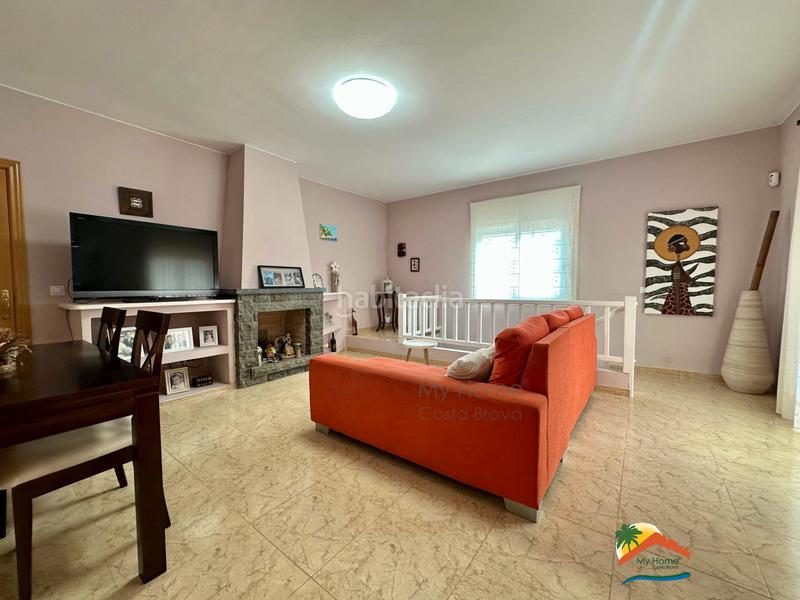 Foto d075c1f8-7767-4152-ae41-042bccfdaeb1. Casa amb xemeneia calefacció aparcament a Aiguaviva Parc Vidreres