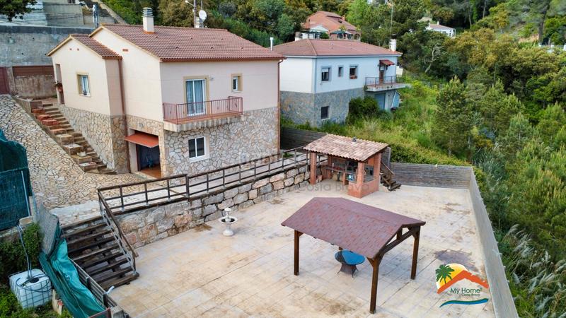 Foto e6345497-7f39-4ab9-b8a0-3224829659dc. Casa amb xemeneia calefacció aparcament a Aiguaviva Parc Vidreres