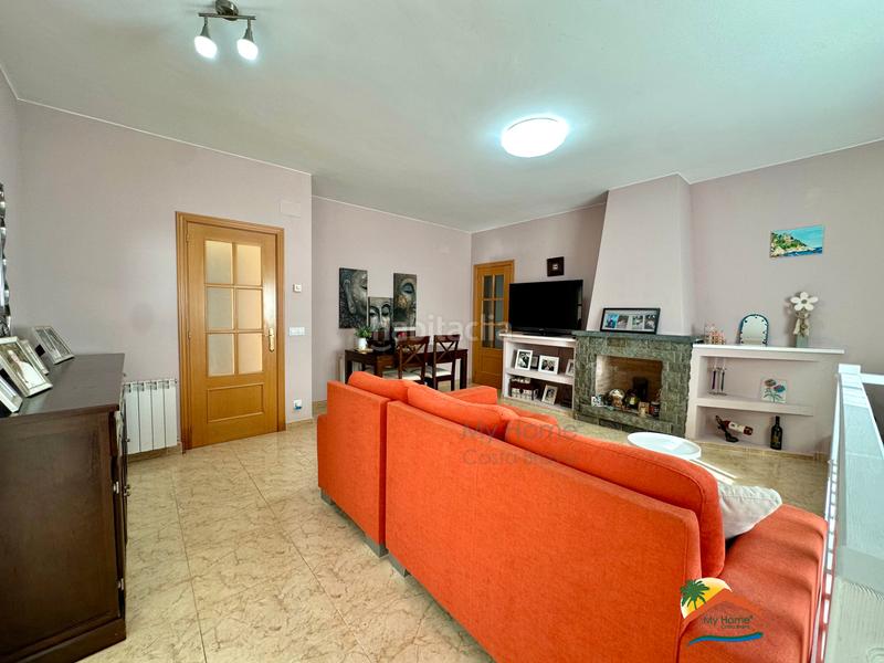 Foto f248f380-4855-450d-8419-9d27d3ae4d43. Casa amb xemeneia calefacció aparcament a Aiguaviva Parc Vidreres