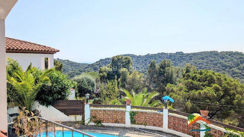 Foto 31c8199a-4516-4321-b7d0-5442576cbe00. Casa amb xemeneia calefacció aparcament piscina a Lloret de Mar