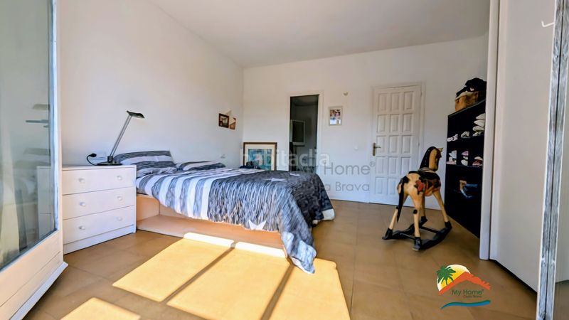 Foto 81f7bd80-a799-4485-a657-bbebf33f9868. Casa amb xemeneia calefacció aparcament piscina a Lloret de Mar