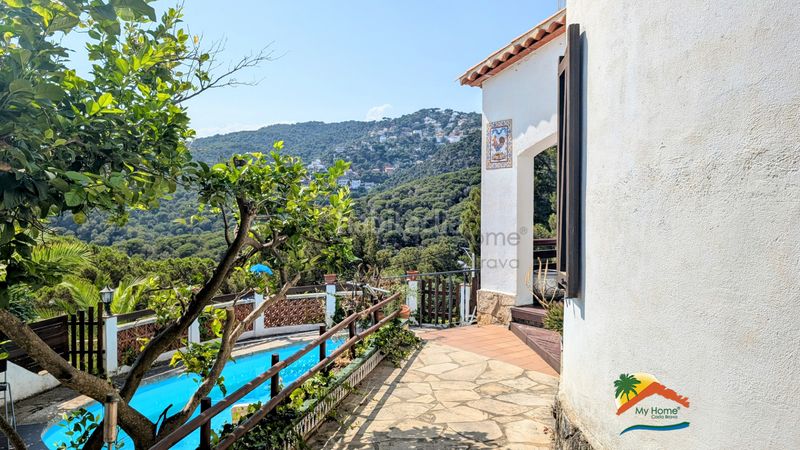 Foto 99d2f3d7-6b38-4971-b839-c25567ae2668. Casa amb xemeneia calefacció aparcament piscina a Lloret de Mar