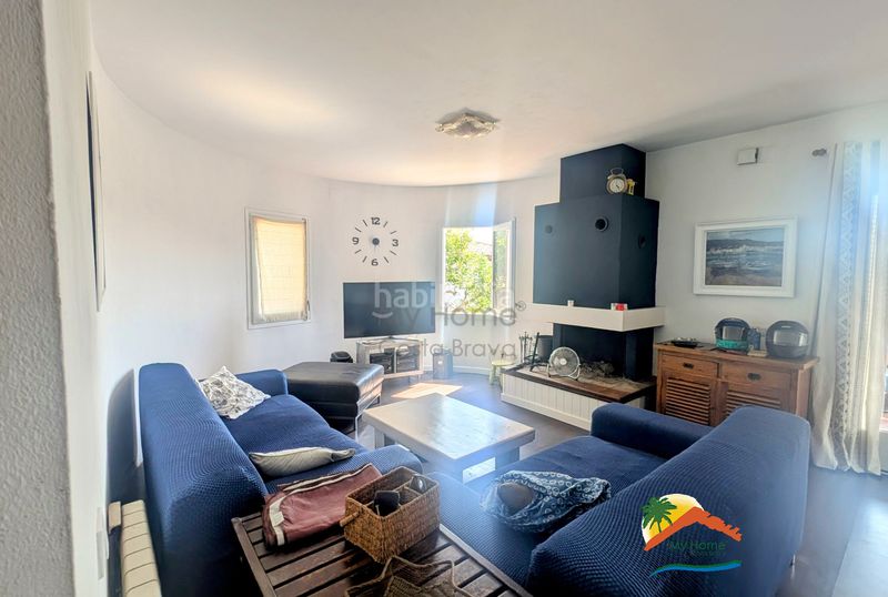 Foto f1cc6ba6-2397-480b-89c7-3166978f63de. Casa amb xemeneia calefacció aparcament piscina a Lloret de Mar