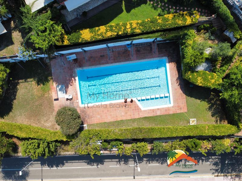 Foto 7390b3e8-fa7c-4ef7-a02c-578f06136550. Casa con camino riscaldamento parcheggio piscina in Lloret de Mar