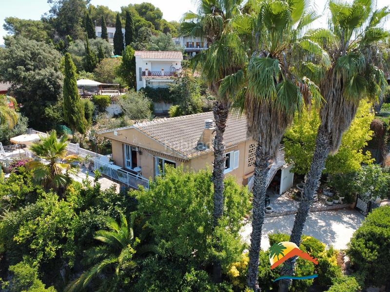Foto b0be41c5-4295-49b2-b388-f154c45aa124. Casa con camino riscaldamento parcheggio piscina in Lloret de Mar