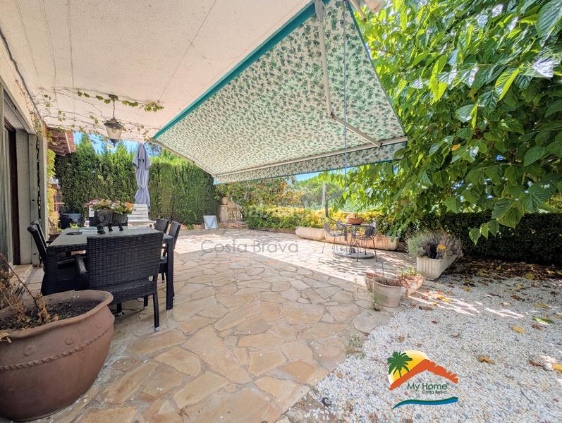 Foto 267ef6e0-f074-45c0-bd64-b8b385ac16f1. Casa con camino riscaldamento parcheggio piscina in Lloret de Mar