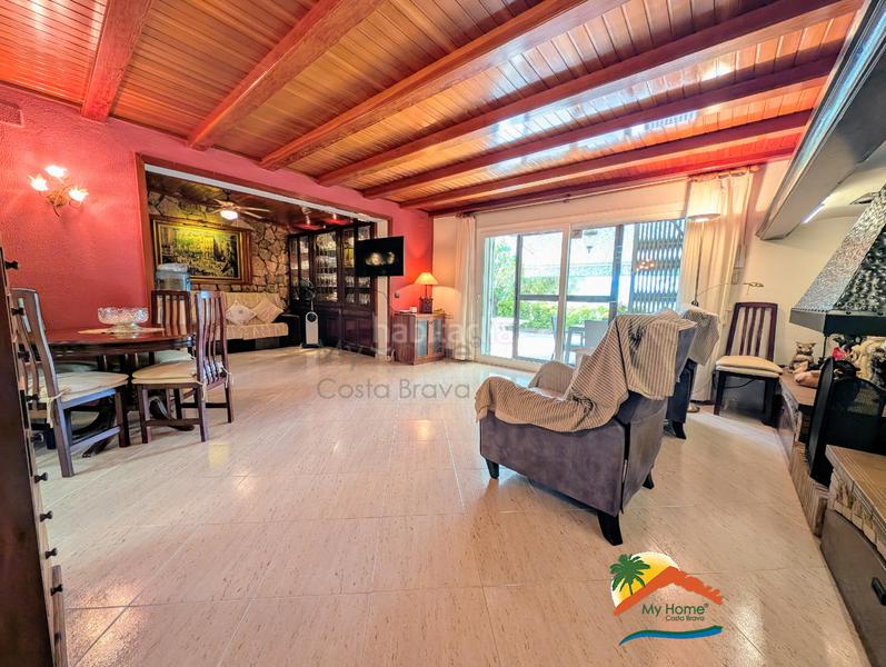 Foto 44dfe87b-3c58-4885-a810-bb7b8a704910. Casa con camino riscaldamento parcheggio piscina in Lloret de Mar