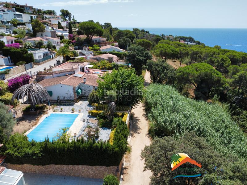 Foto 79a0818c-0456-4e0b-bf2e-b46a4527c5fd. Casa con camino riscaldamento parcheggio piscina in Lloret de Mar