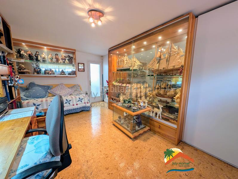 Foto d6e19d9c-269f-4c4e-a96e-59b306de7422. Casa con camino riscaldamento parcheggio piscina in Lloret de Mar