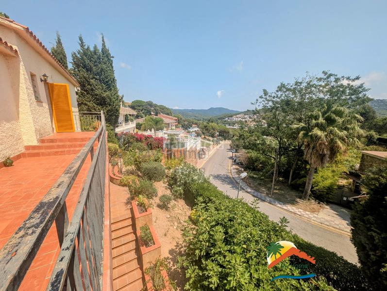 Foto 6ba6577d-b142-4d74-aa52-17095854170d. Casa amb xemeneia calefacció aparcament a Condado del Jaruco - Puigventós Lloret de Mar