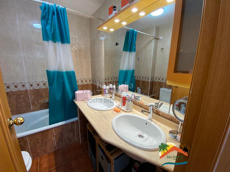 Foto 047868f8-a7ef-432c-8909-d63c14d68923. Doppelhaus mit kamin heizung parking pool in Centre Blanes